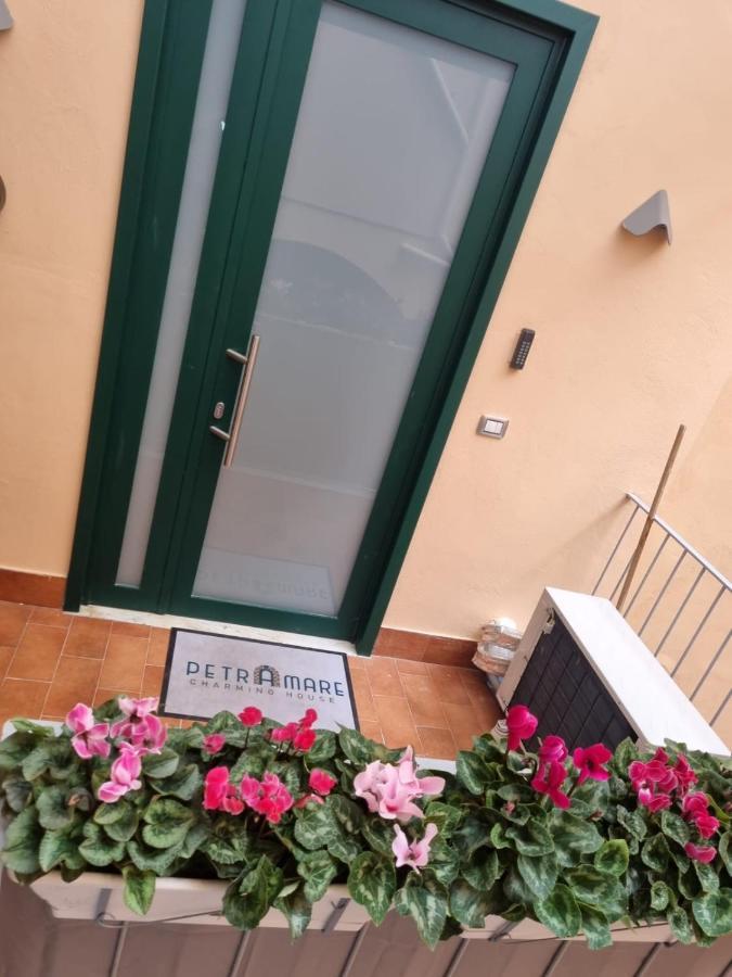 Apartamento Petramare Charming House Salerno Exterior foto
